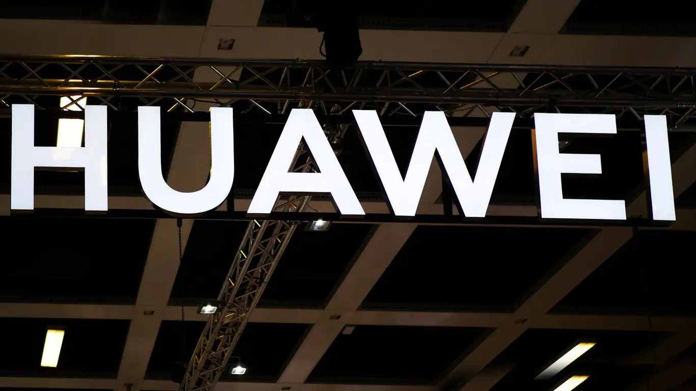 Новая модель авто Huawei выходит на рынок Поднебесной | Мой Брянск