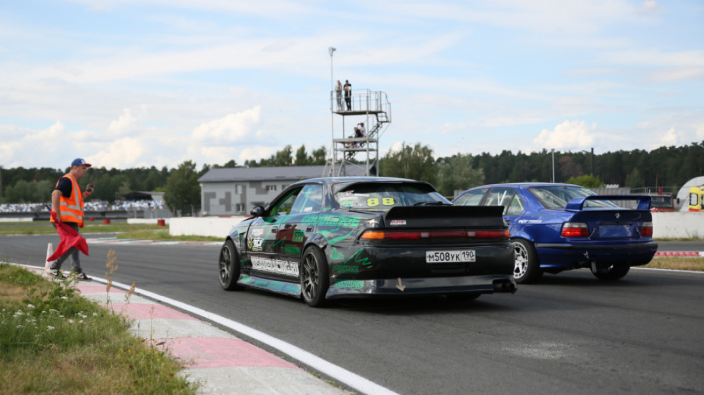 Adm drift. Дрифт соревнования трасса. Adm drift contest. Осака япония дрифт контест 1989. Адм дрифт контест.